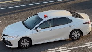 覆面パトカー　緊急走行