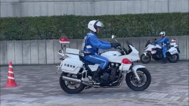 😳😳😳実は凄いテクニック😳😳😳 #白バイ #白バイ隊員 #兵庫県警