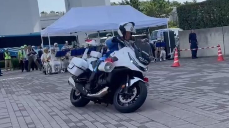 😳😳白バイが格好いい😳😳テクニックが凄い😳😳 #白バイ #白バイ隊員 #兵庫県警