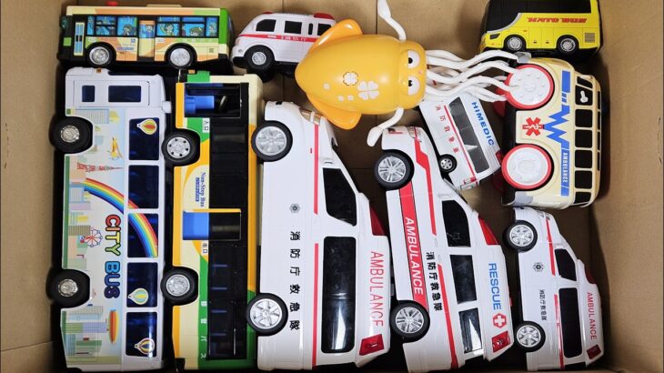 救急車🚑とバス🚌のミニカー走る！坂道で緊急走行テスト☆サイレンあり♪ Ambulance & Bus miniature cars run! Steep hill test