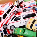 救急車とごみ収集車のミニカー走る！坂道で緊急走行テスト☆Ambulance & Garbage Truck Toys Car Run! Drive Test