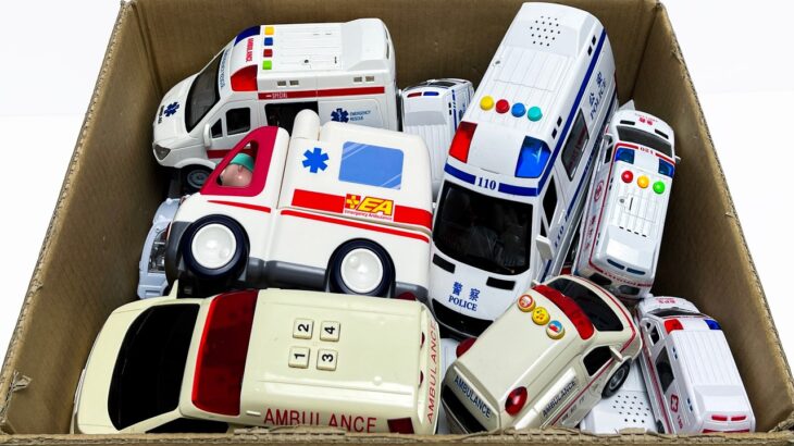 救急車のミニカーが箱に並びました。チェック、坂道を緊急走行テスト☆Ambulance Toy Run Down The Slope. Emergency Drive Test!