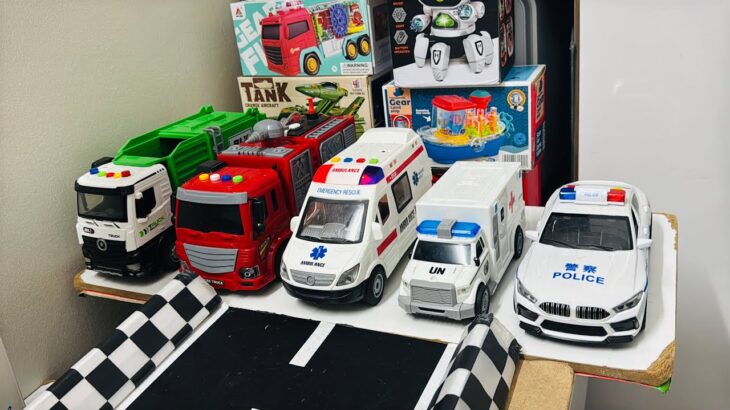 救急車のミニカー走る☆緊急走行テスト☆坂道走るよ｜ Ambulance miniature car runs! Emergency driving test