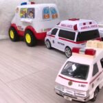 救急車（ミニカー）たちが坂道走るよ！緊急走行テスト！サイレン鳴る☆Ambulance minicar runs on a slope! Emergency driving test