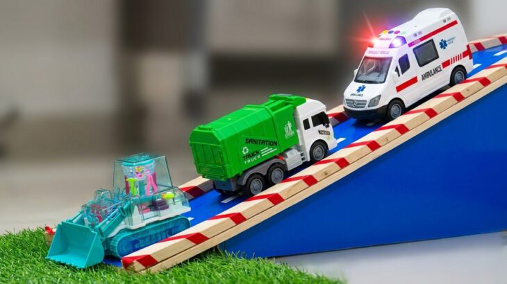 救急車（ミニカー）たちが坂道走る。緊急走行テスト。サイレン鳴る トミカMiniature ambulances drive up a hill. Emergency driving test.