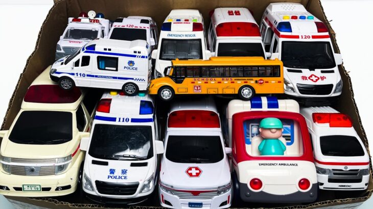 救急車（ミニカー）たちが坂道走る。緊急走行テスト。サイレン鳴る トミカMiniature ambulances drive up a hill. Emergency driving test.