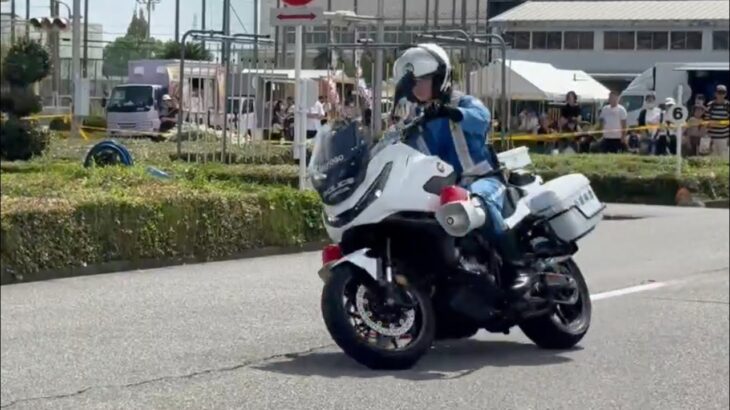 👍👍白バイのテクニックが凄い👍👍 #白バイ #白バイ隊員 #兵庫県警 #テクニカル走行